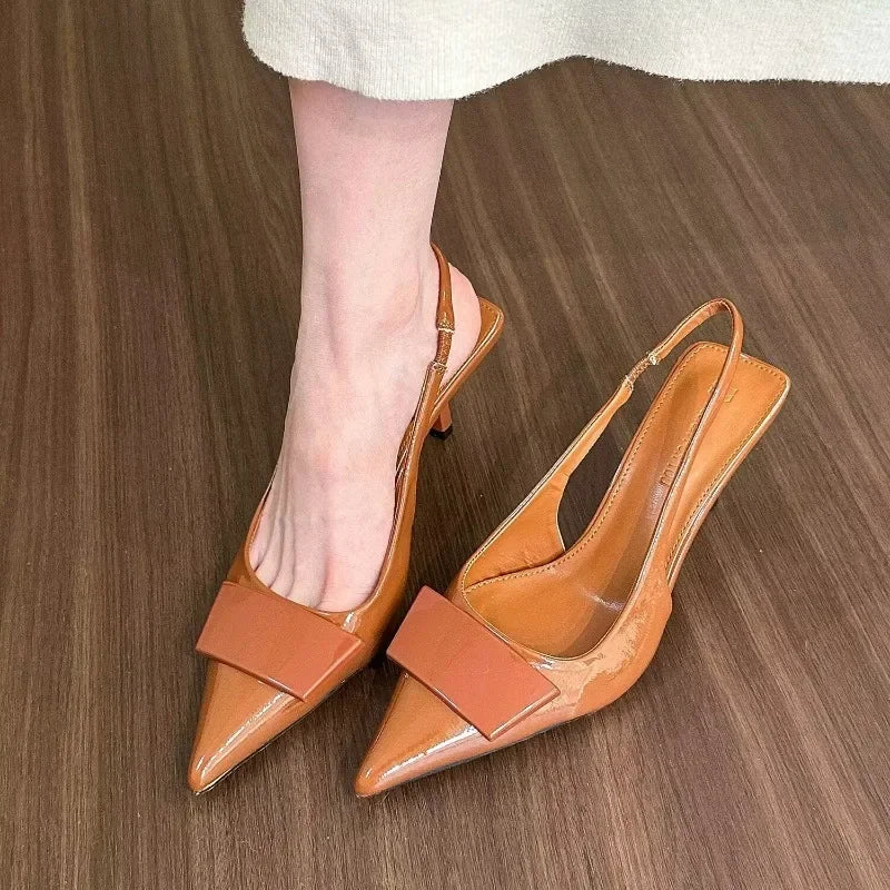 Pointed Buckl&