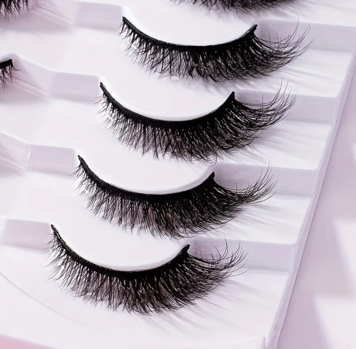 Thick Curly Lashes - Fishtail Style