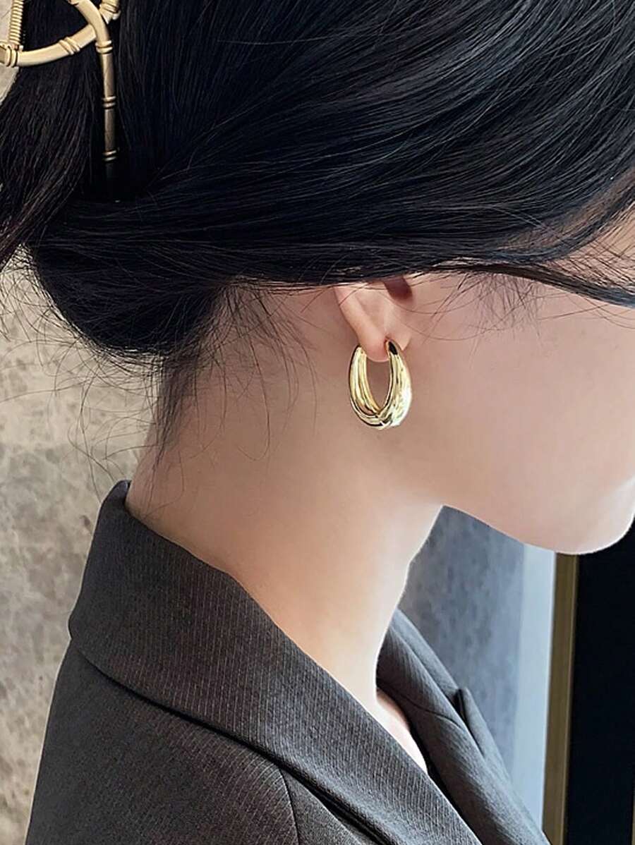 Mariselle U-Shaped Earrings